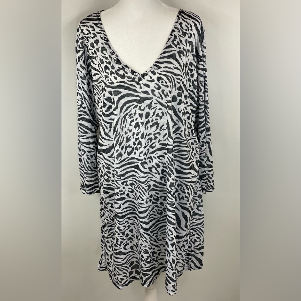 ☀️Host Pick☀️NWT Pacific Beach Animal Print Cover-Up, 1X
